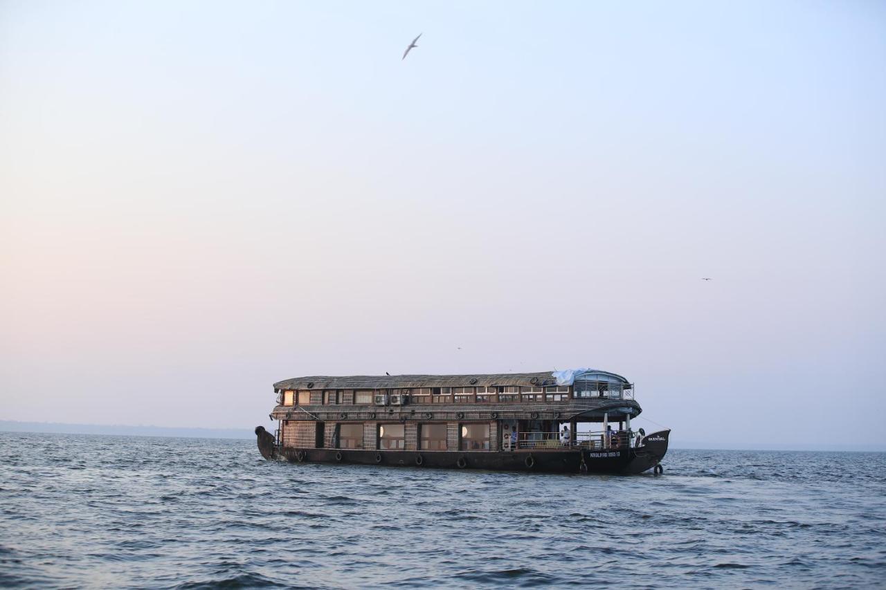 Friends Cruise, Nightstay Houseboat Alappuzha Esterno foto