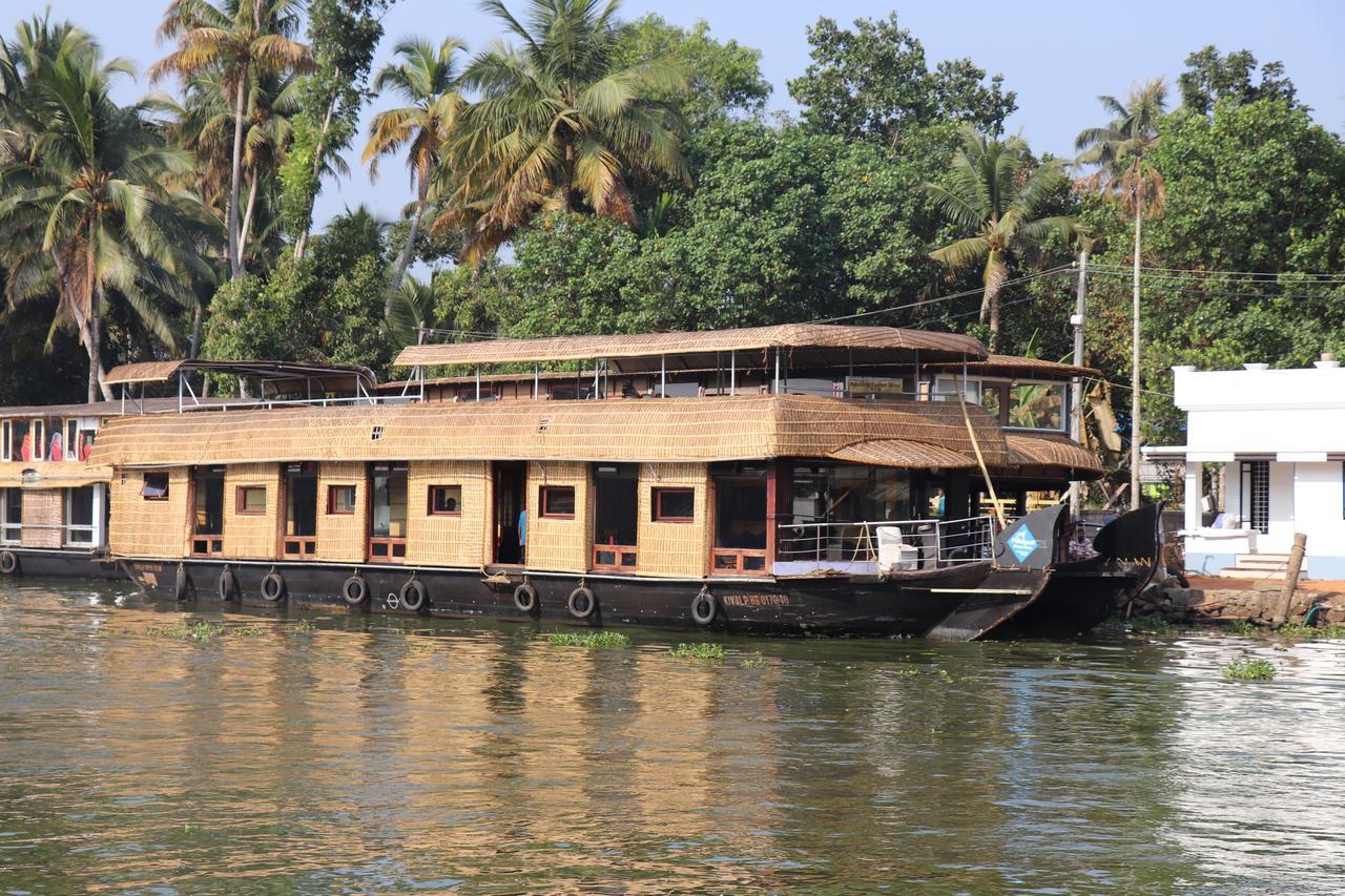 Friends Cruise, Nightstay Houseboat Alappuzha Esterno foto