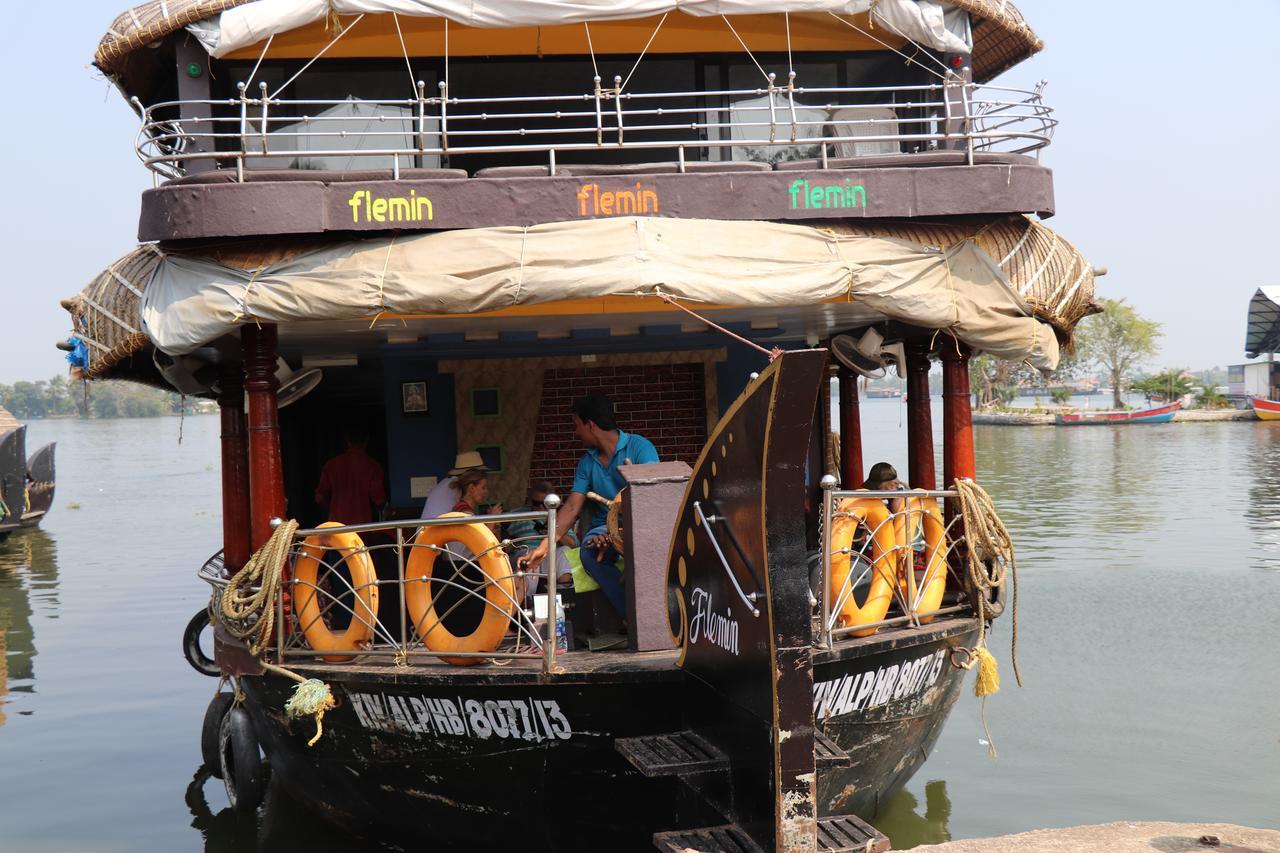 Friends Cruise, Nightstay Houseboat Alappuzha Esterno foto