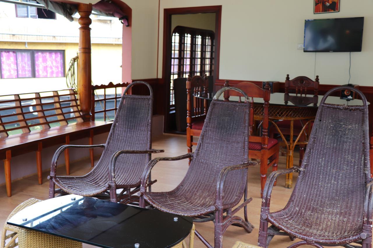 Friends Cruise, Nightstay Houseboat Alappuzha Esterno foto