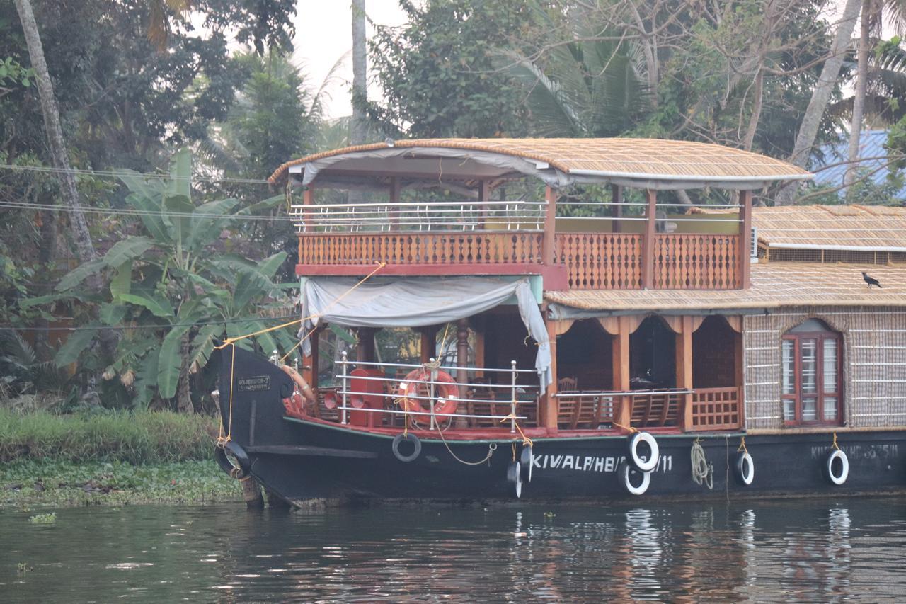 Friends Cruise, Nightstay Houseboat Alappuzha Esterno foto