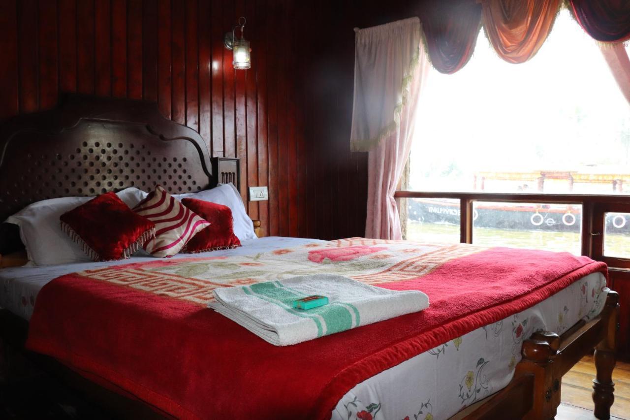 Friends Cruise, Nightstay Houseboat Alappuzha Esterno foto