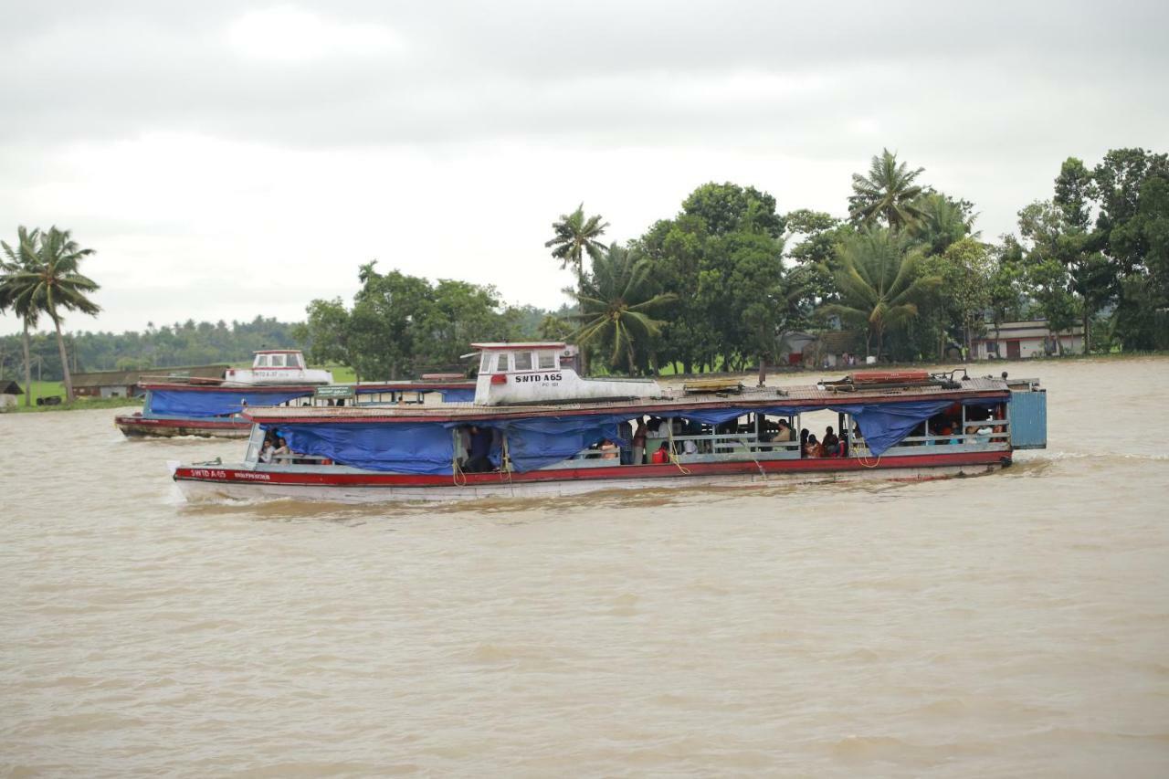 Friends Cruise, Nightstay Houseboat Alappuzha Esterno foto