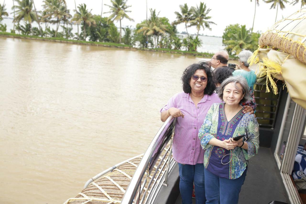 Friends Cruise, Nightstay Houseboat Alappuzha Esterno foto